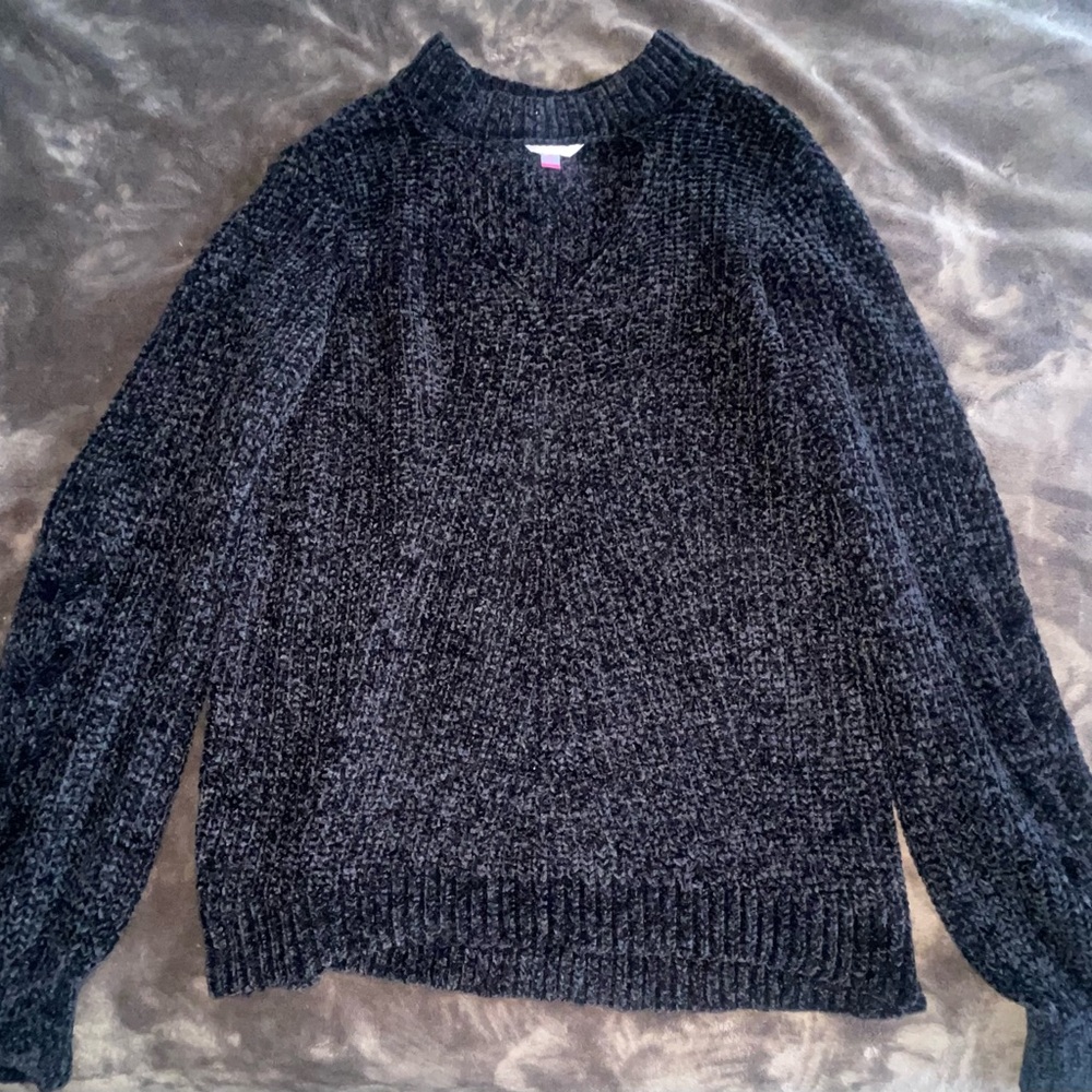 No boundaries sweater